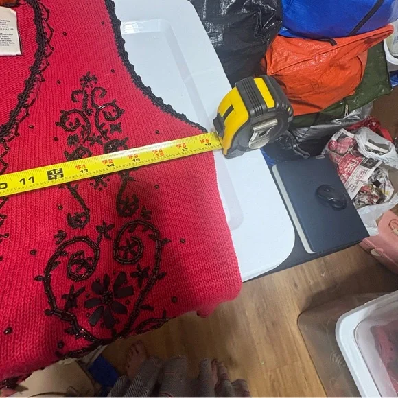 Vintage Kathie Lee zip up red knit sweater vest/w black beaded embroidery - Picture 6 of 8